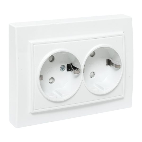 Минск Розетка 2-местная СП с заземлением 16А белая с защ. штор. EKF Basic