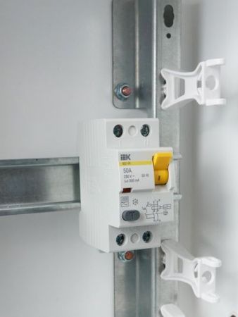 Выключатель дифференциальный (УЗО) ВД1-63 2Р 50А 300мА IEK