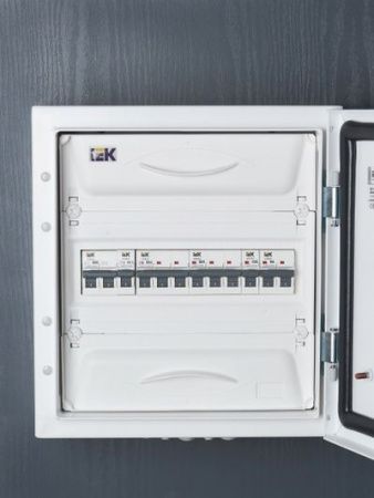 ARMAT Автоматический выключатель M06N 3P D 63А IEK
