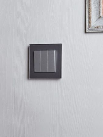 BRITE Выключатель 3-клавишный 10А ВС10-3-0-БрА алюминий IEK